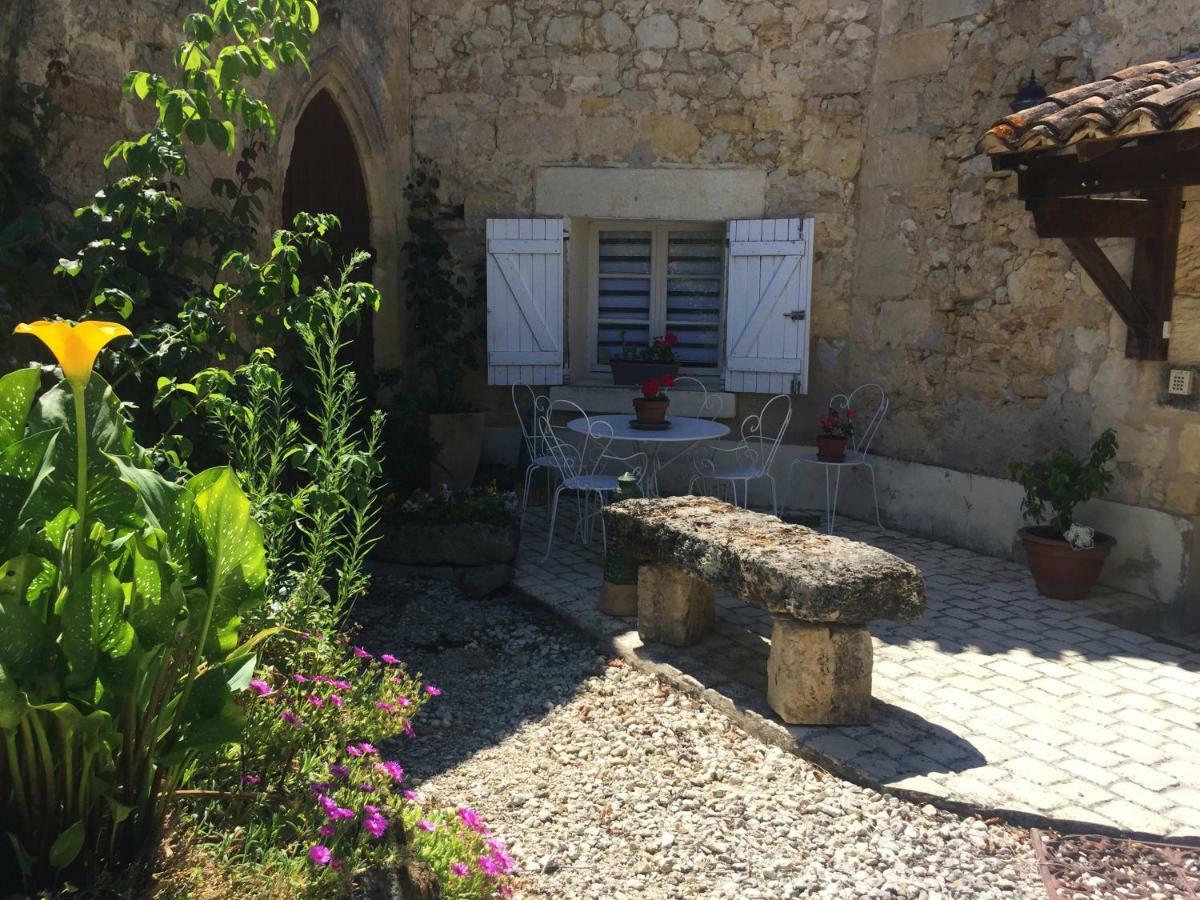 Le Prieure Saint-Pey-de-Castets Exterior foto